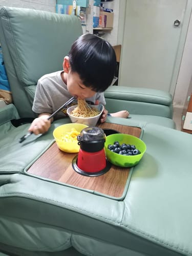 阿**